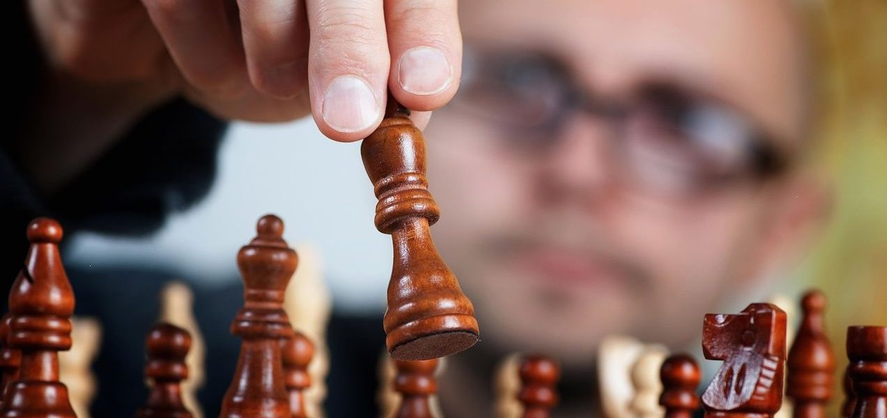 五子棋经典对局深度解析：从历史演变看米兰体育的竞技智慧