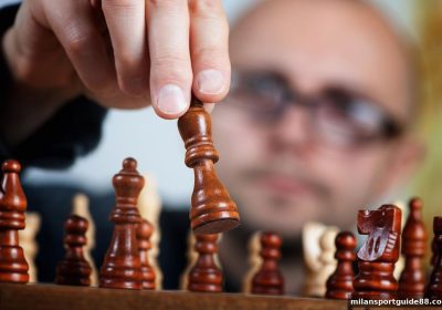 五子棋经典对局深度解析：从历史演变看米兰体育的竞技智慧
